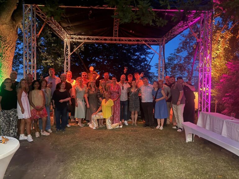 Gruppenfoto bei Familie Mettler